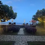 Cave Beach Bungalow