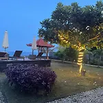 Cave Beach Bungalow