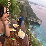 Eco-Tourist Dreamstay Treehouse