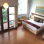 Puri Saron Hotel Madangan - Gianyar