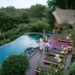 Penida Bambu Green Suites