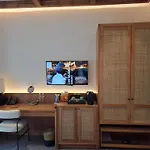 Deep Roots Dive & Yoga Resort