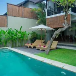 The Kumpi Villas