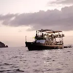 Floating Hotel In Uluwatu Saltwater Cowboys