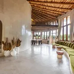 Nuanu Suites & Accommodations
