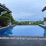 5Br Villa In Ungasan, Infinity Pool With Sea View