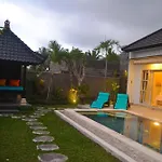 Ratna Villa