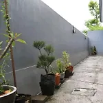 G\'Nusa Kost