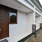 G\'Nusa Kost