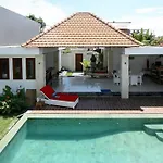 Papaya Villa