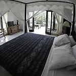 Padang Padang Surf Villa