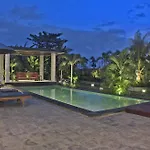 Villa Beachside