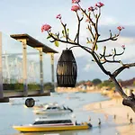 Ware Ware Surf Bungalow Lembongan