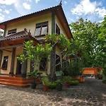 Villa Maryadi