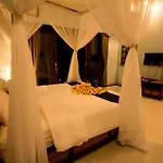 Ratna Villa