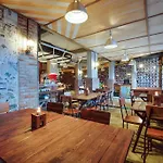 J Hotel Kuta