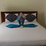 Santa Fe Homestay & Warong