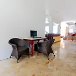 Kuta One Party Hotel