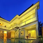 Oxy House Bali