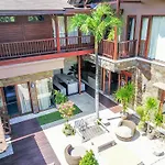 Villa Martine - Fantastic 5Br Villa - Perfect Location In Seminyak