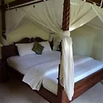 Coral Bay Bungalow