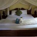 Coral Bay Bungalow