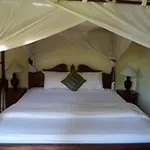 Coral Bay Bungalow