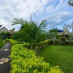 Laguna Reef Huts