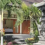 Amed Kunara Guest House