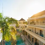 Bali Court Hotel & Apartment