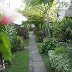 Puri Pandan Restaurant And Bungalow