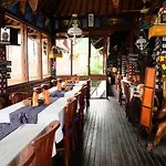 Kerti Beach Bungalow And Restaurant