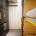 Borough Capsule Hostel Bali