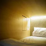 Borough Capsule Hostel Bali