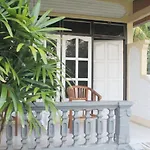 Taman Lily\'S Hotel