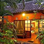 Pondok Sari Beach Bungalow