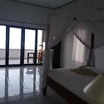Warung Jemeluk & Home Stay