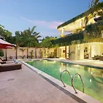 Villa J Deluxe