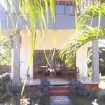Warung Pantai Bungalows