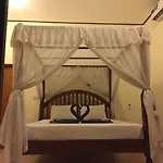 Warung Pantai Bungalows