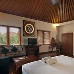 4BR Villa Selasa - Minggu Villas Seminyak