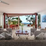 Villa Pantai Candidasa By Villa Finder