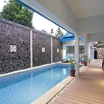 Lovina Oasis Hotel