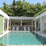 Villa Putih Lovina