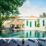 Kuta One Party Hotel