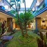 Svarna Hotel