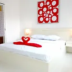 Oyo 1489 Simona Hotel