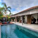 Villa 007