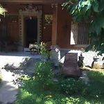 Barclona Guesthouses Lovina