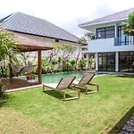 Villa Nonnavana - 12-Minute Walk To Batu Bolong Beach